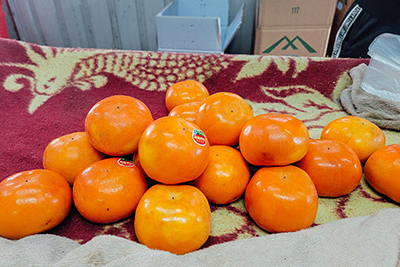 甜柿出貨前必再三確認，果農會嚴格把關分級、包裝